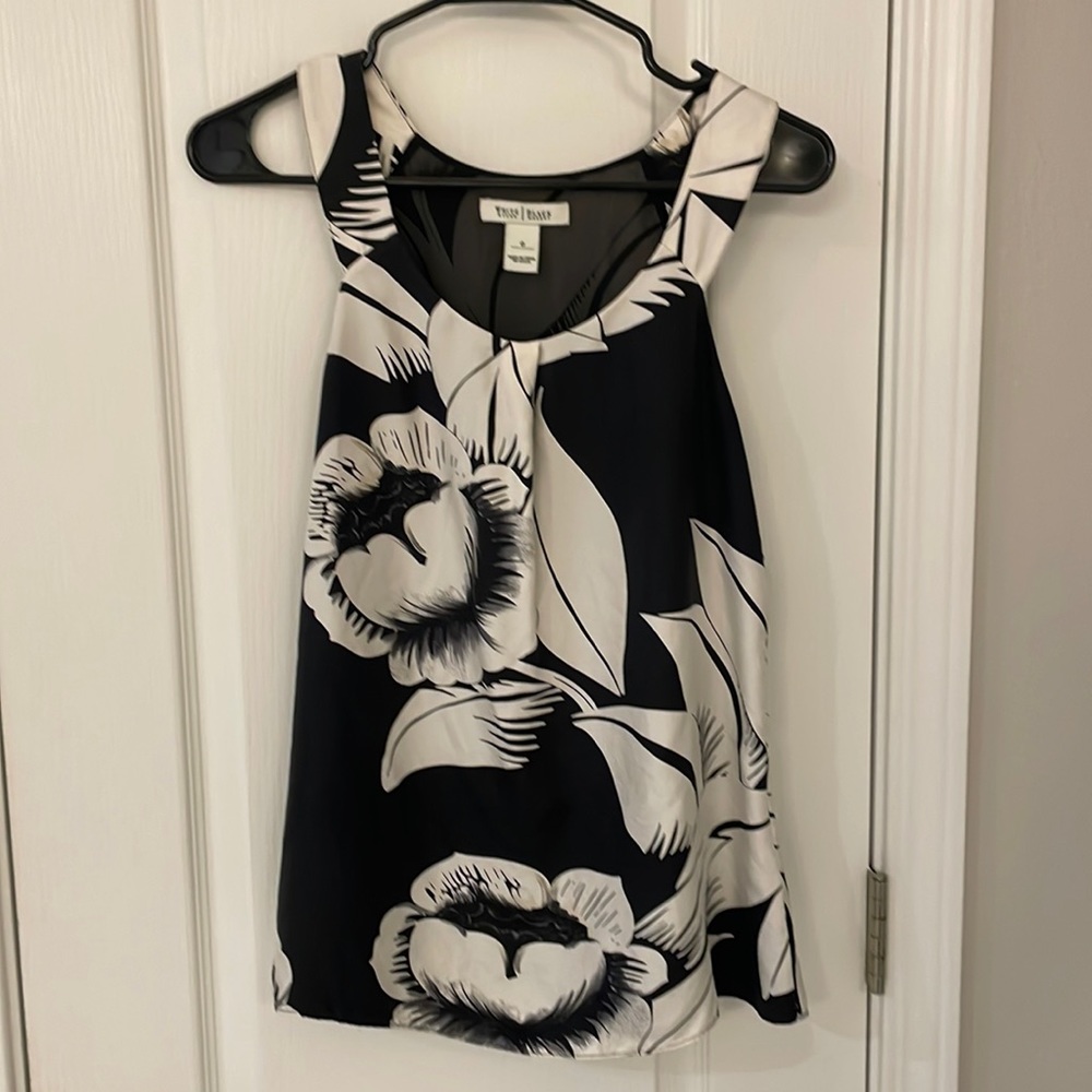 White House Black Market women’s blouse